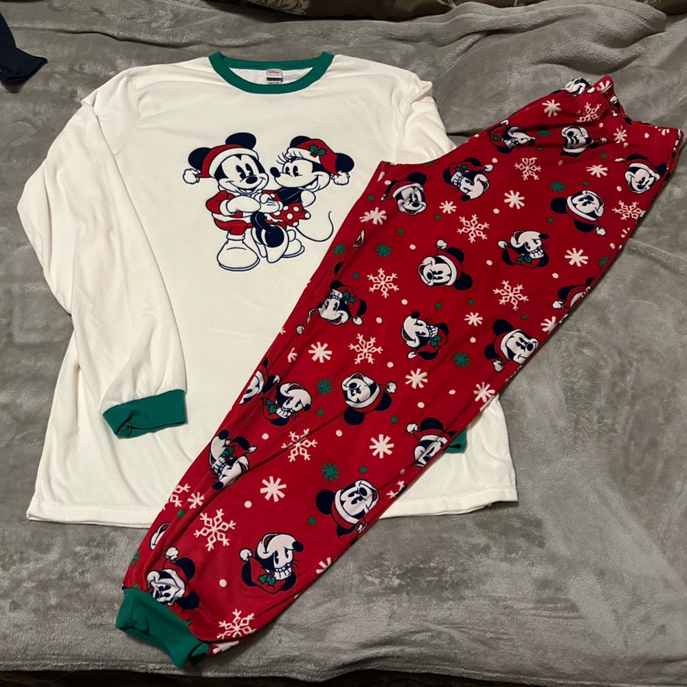 Disney Mickey and Minnie Unisex pajamas
